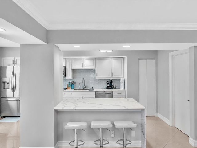 4300 N Ocean Boulevard 19H, Fort Lauderdale, FL 33308