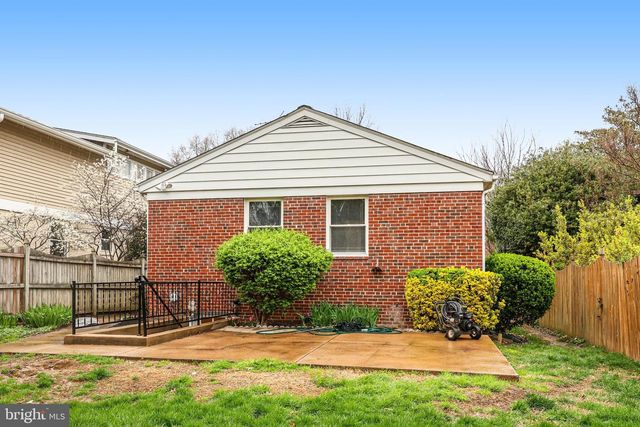 5618 7TH ST N, Arlington, VA 22205