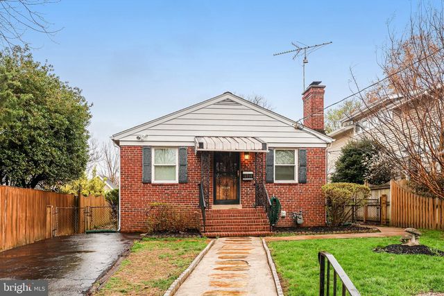 5618 7TH ST N, Arlington, VA 22205