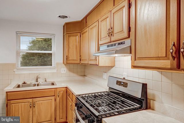 5618 7TH ST N, Arlington, VA 22205