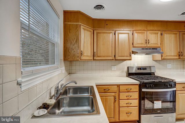 5618 7TH ST N, Arlington, VA 22205