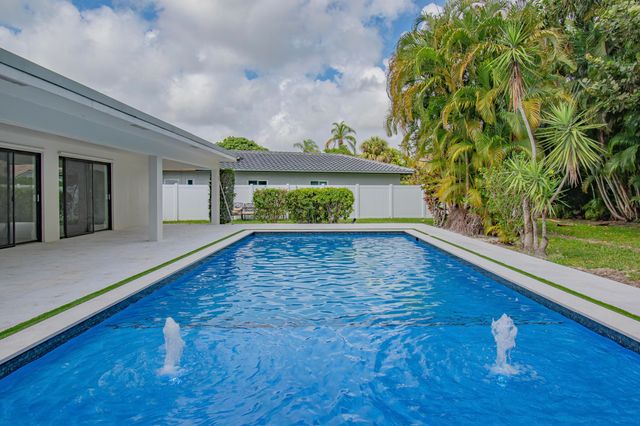 6761 S Grande Drive, Boca Raton, FL 33433