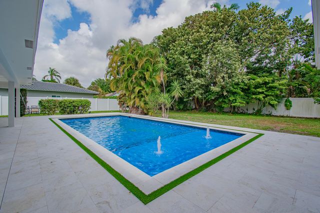 6761 S Grande Drive, Boca Raton, FL 33433