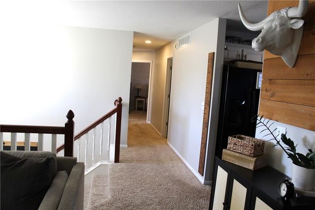 1906 161st Terrace, Basehor, KS 66007