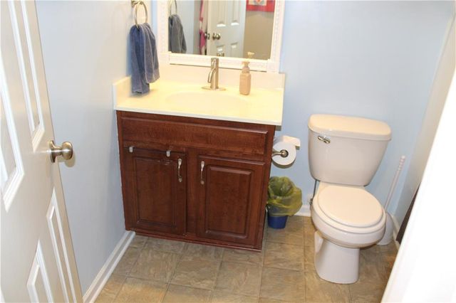 1906 161st Terrace, Basehor, KS 66007