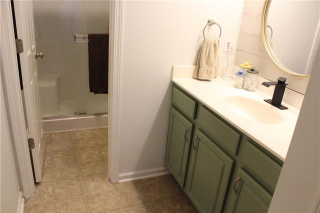 1906 161st Terrace, Basehor, KS 66007