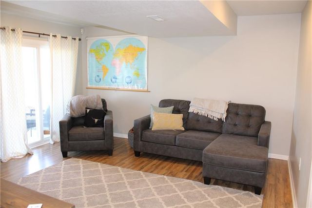 1906 161st Terrace, Basehor, KS 66007