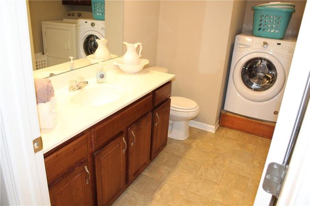 1906 161st Terrace, Basehor, KS 66007