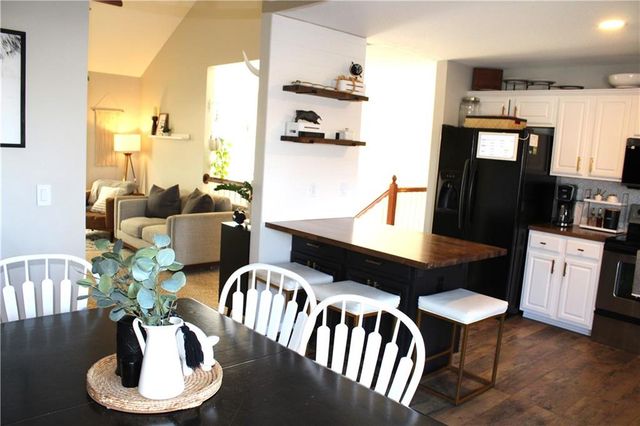 1906 161st Terrace, Basehor, KS 66007