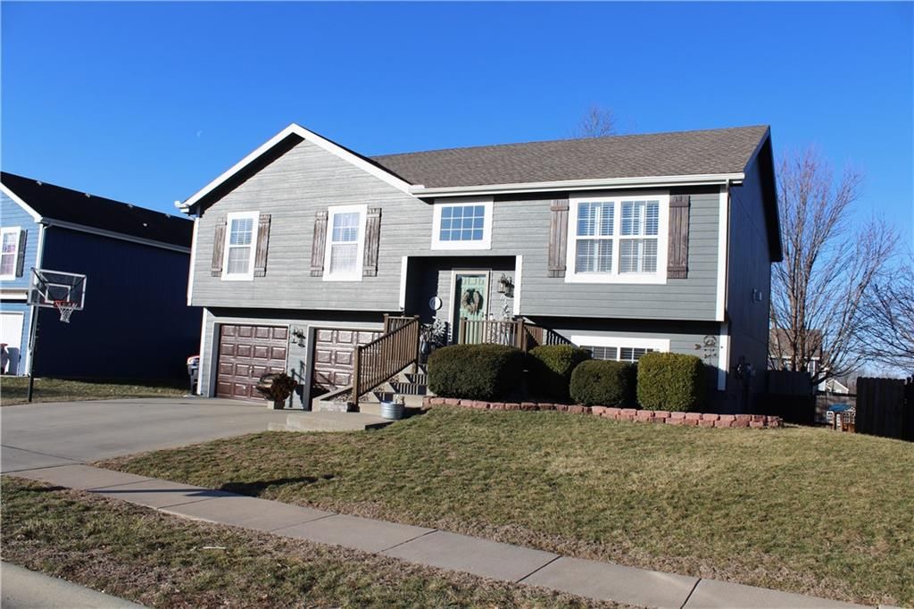 1906 161st Terrace, Basehor, KS 66007