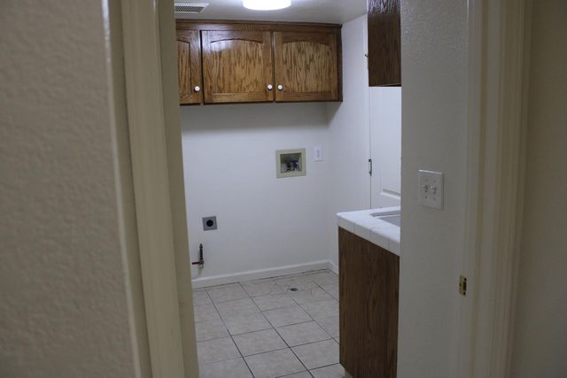 2233 E Christopher Drive, Fresno, CA 93720