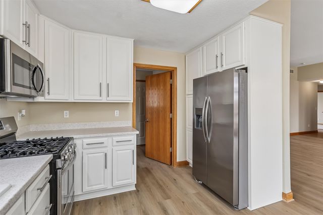 511 Mallard Pointe Drive NW, Bondurant, IA 50035