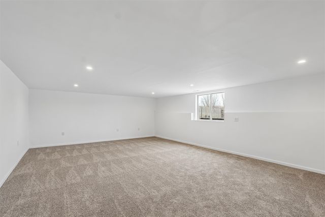 511 Mallard Pointe Drive NW, Bondurant, IA 50035