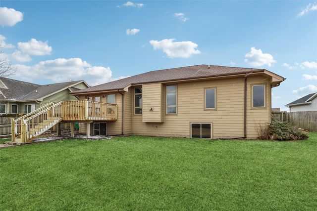 511 Mallard Pointe Drive NW, Bondurant, IA 50035