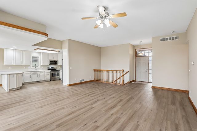 511 Mallard Pointe Drive NW, Bondurant, IA 50035