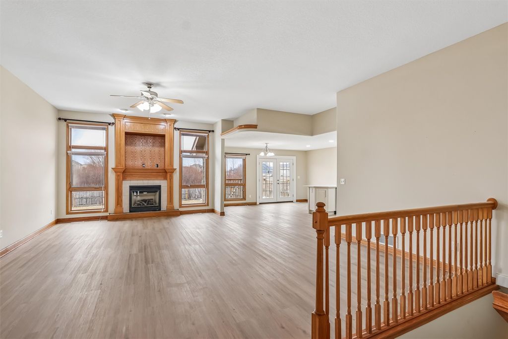 511 Mallard Pointe Drive NW, Bondurant, IA 50035