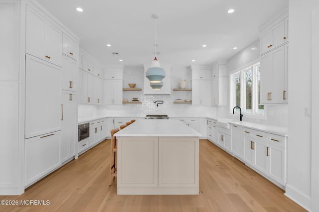 13 Bingham Court, Rumson, NJ 07760