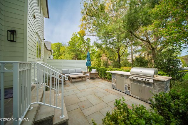 13 Bingham Court, Rumson, NJ 07760