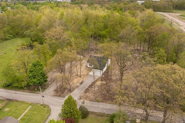 2611 Sheridan Road, Fort Wayne, IN 46803