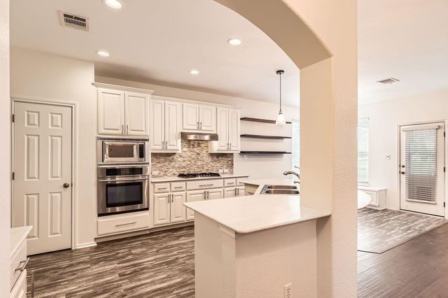 65 White Magnolia CIR 55, Lakeway, TX 78734