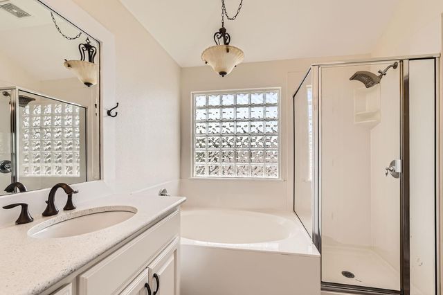 65 White Magnolia CIR 55, Lakeway, TX 78734