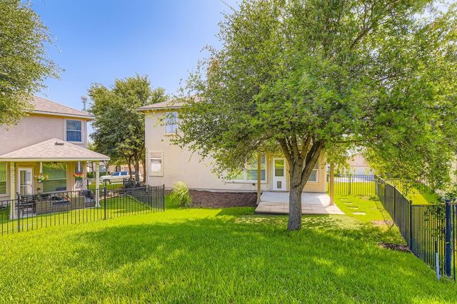 65 White Magnolia CIR 55, Lakeway, TX 78734