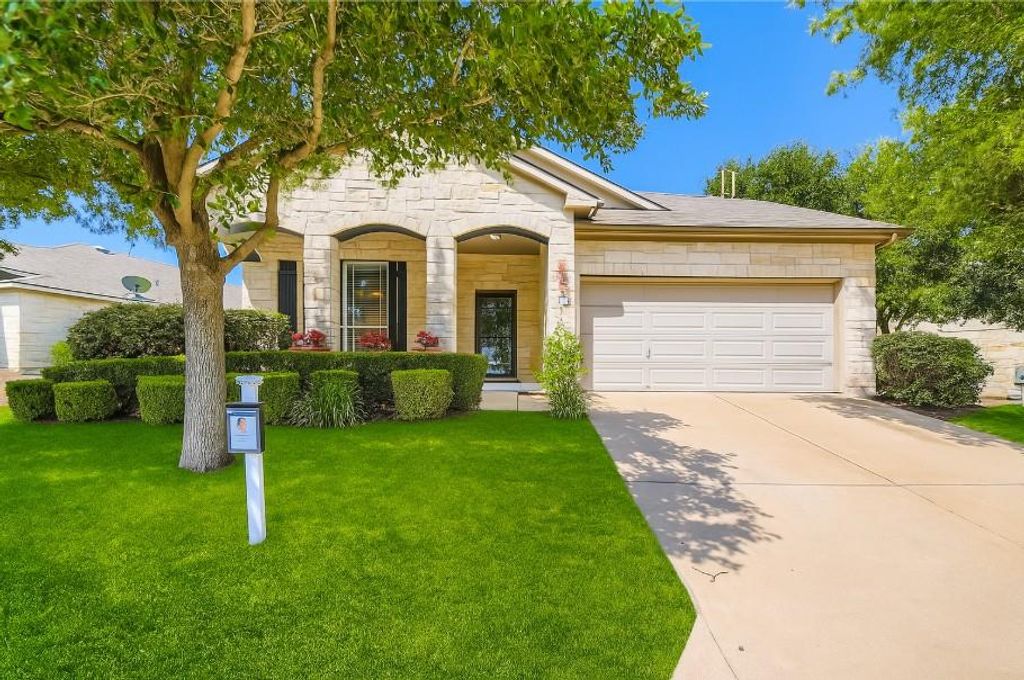 65 White Magnolia CIR 55, Lakeway, TX 78734