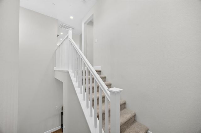 8330 Claret St, Roseville, CA 95747