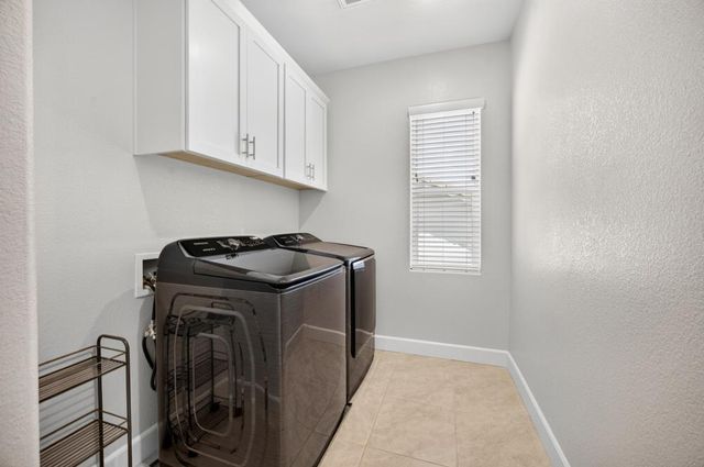 8330 Claret St, Roseville, CA 95747