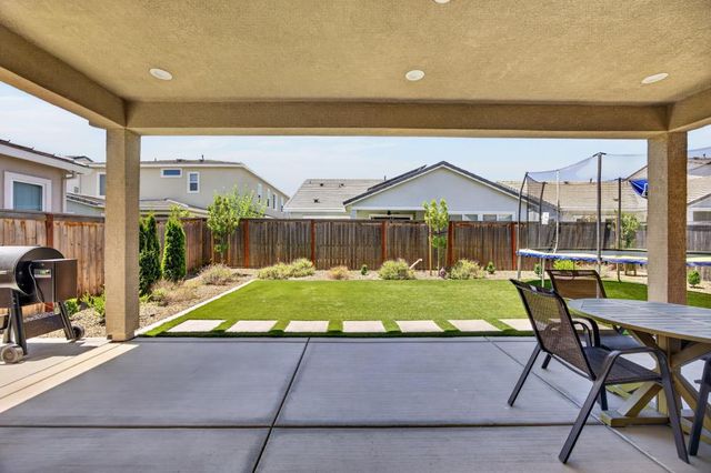 8330 Claret St, Roseville, CA 95747