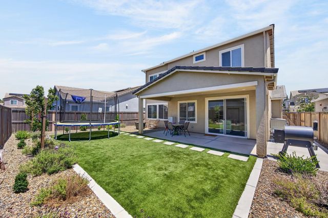 8330 Claret St, Roseville, CA 95747
