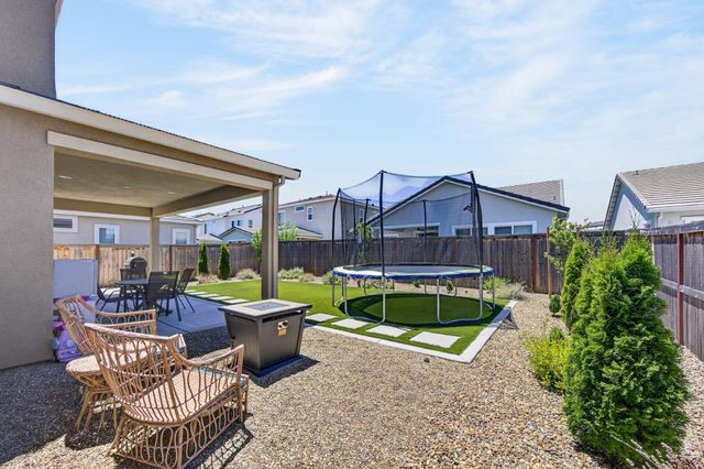 8330 Claret St, Roseville, CA 95747