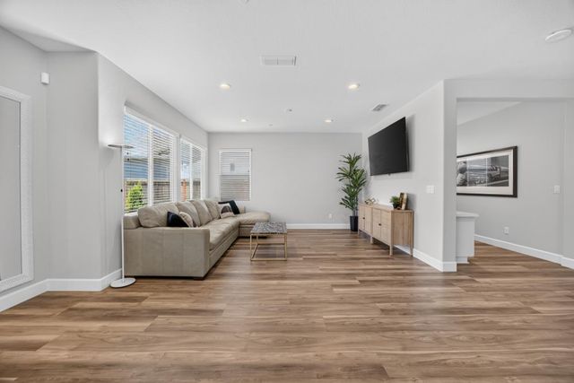 8330 Claret St, Roseville, CA 95747