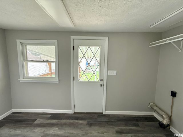 2015 N 19TH Street, Springfield, IL 62702