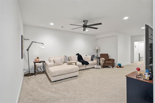 6141 N Chelsea Avenue, Kansas City, MO 64119