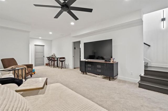 6141 N Chelsea Avenue, Kansas City, MO 64119