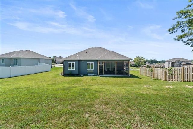 6141 N Chelsea Avenue, Kansas City, MO 64119