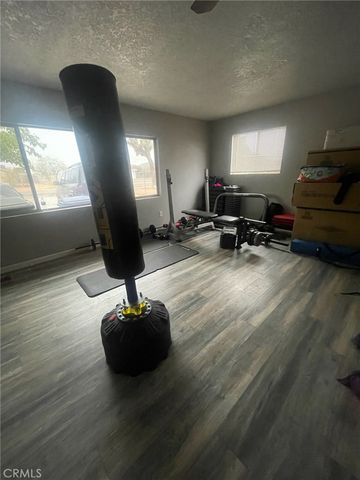 21815 Goshute Avenue, Apple Valley, CA 92307