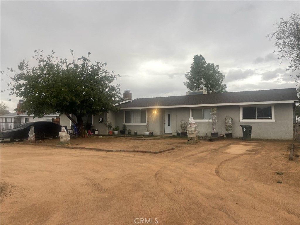 21815 Goshute Avenue, Apple Valley, CA 92307