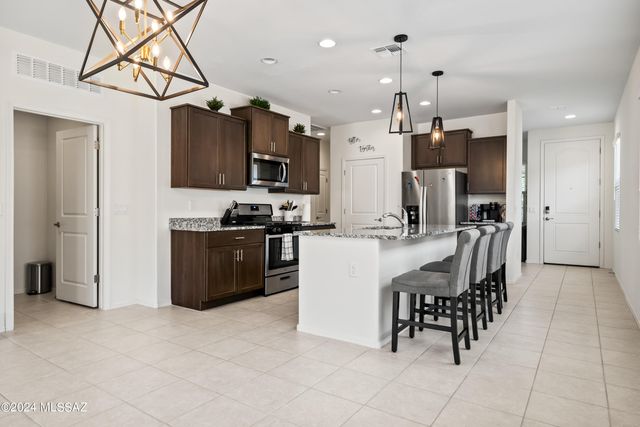 6997 W Hedge Rose Drive, Tucson, AZ 85757