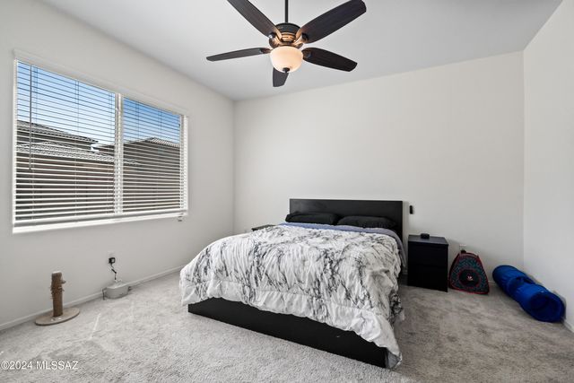 6997 W Hedge Rose Drive, Tucson, AZ 85757