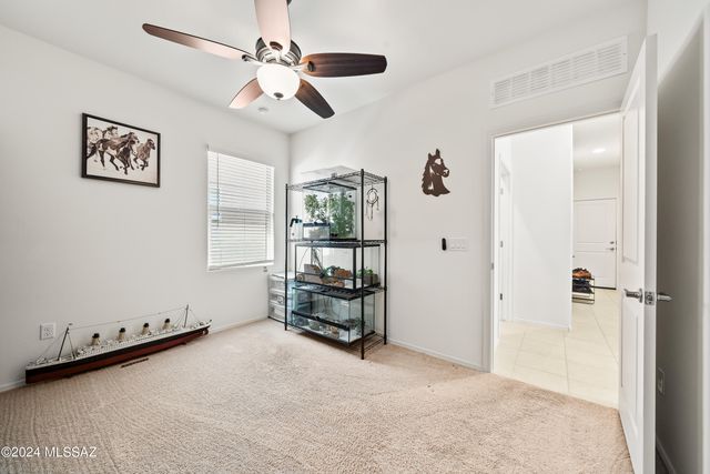 6997 W Hedge Rose Drive, Tucson, AZ 85757