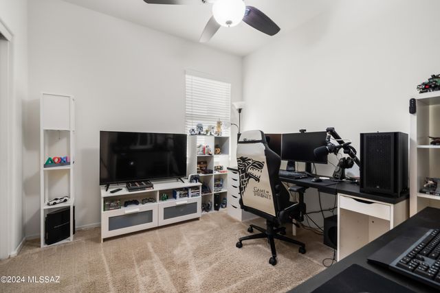 6997 W Hedge Rose Drive, Tucson, AZ 85757