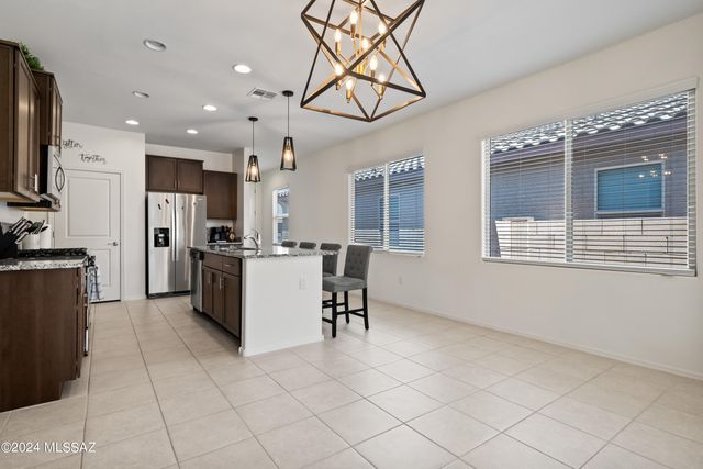 6997 W Hedge Rose Drive, Tucson, AZ 85757