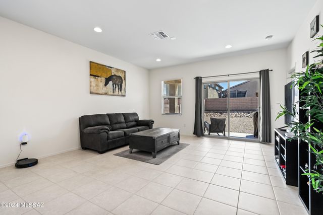 6997 W Hedge Rose Drive, Tucson, AZ 85757