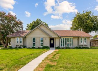 900 Lexington Drive, Plano, TX 75075