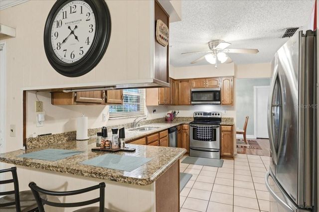 137 WOOD HALL DRIVE, Mulberry, FL 33860