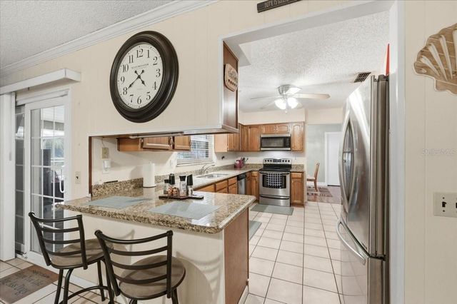 137 WOOD HALL DRIVE, Mulberry, FL 33860