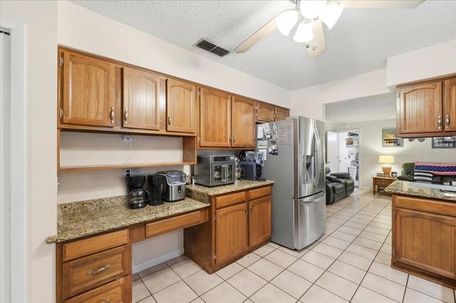 137 WOOD HALL DRIVE, Mulberry, FL 33860