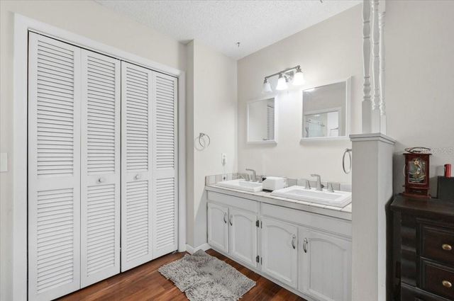 137 WOOD HALL DRIVE, Mulberry, FL 33860